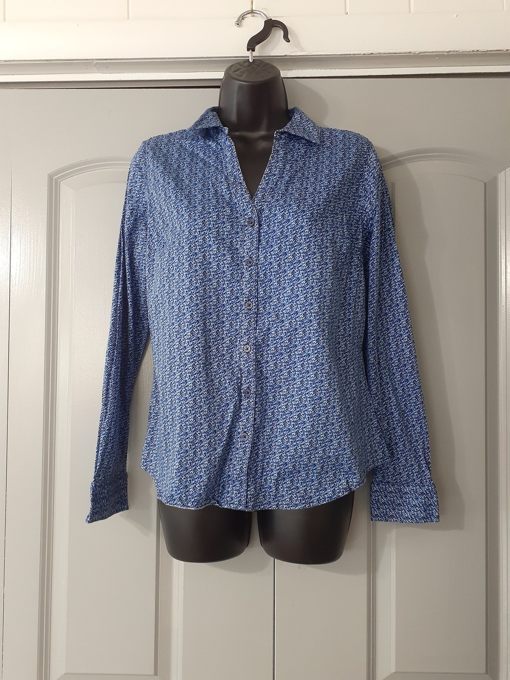 Dana Buchman Blue Patterned Button-Down Shirt